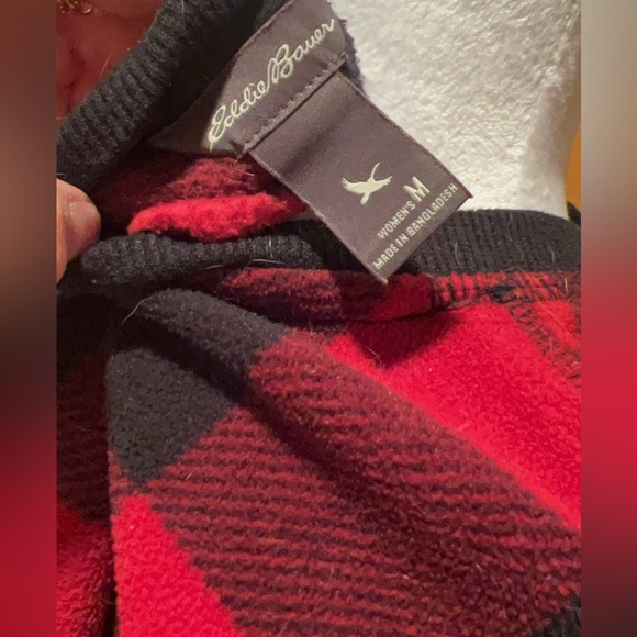 Eddie Bauer | Women’s Check Buffalo Plaid Red  Black Sweater Top Size Medium - Picture 4 of 8